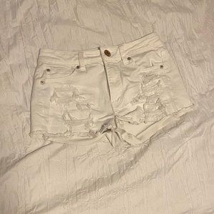 American Eagle super stretch white jean shorts